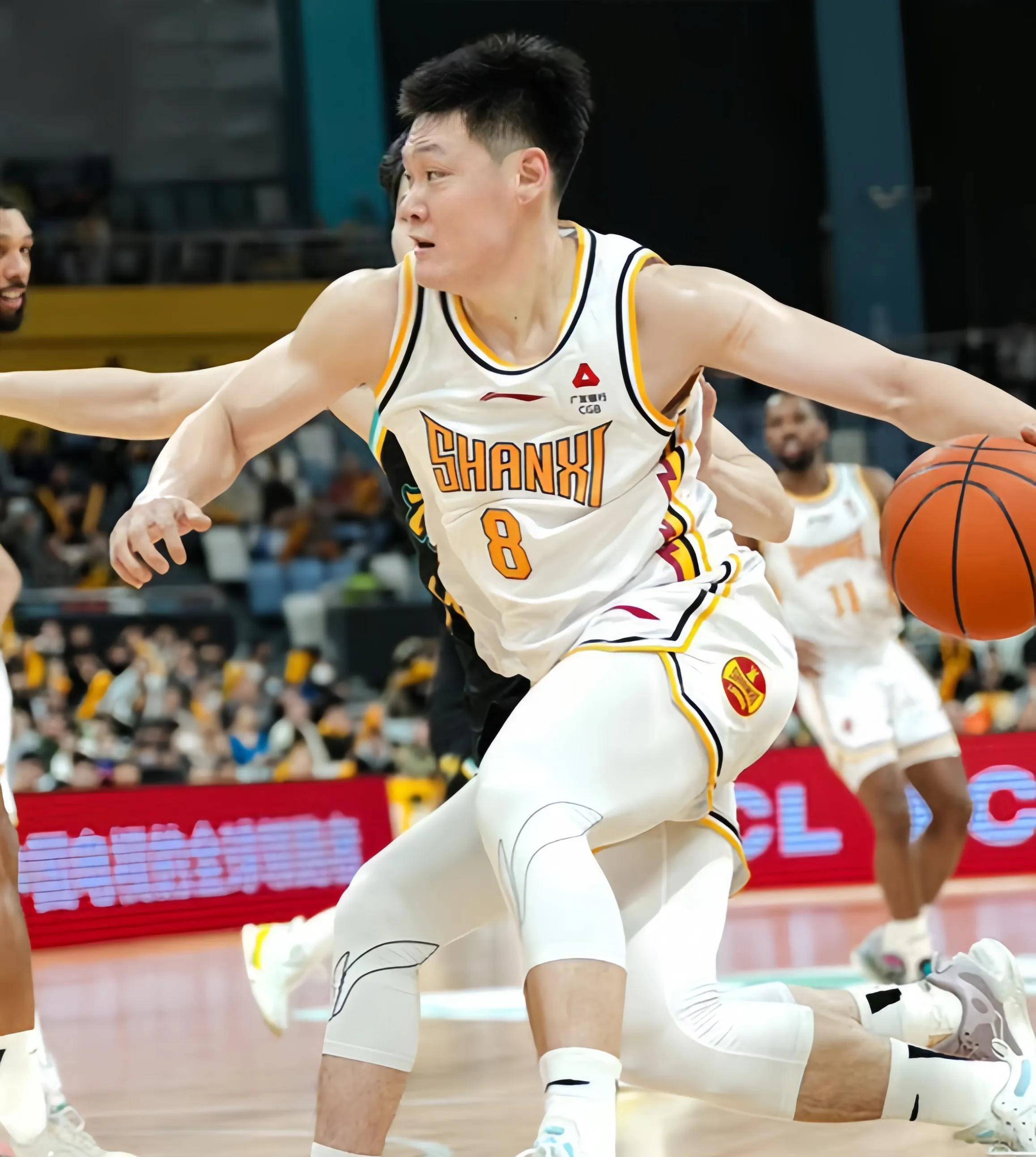 关于广厦男篮训练开放日；加时末段调整名单引欢呼；CBA季后赛在即；阵容厚度经受考验的信息