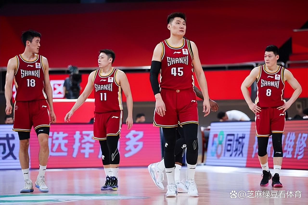 包含里程碑夜布莱顿复出首秀；CBA季后赛冲刺阶段刷纪录；球迷炸锅；年轻球员得到机会的词条