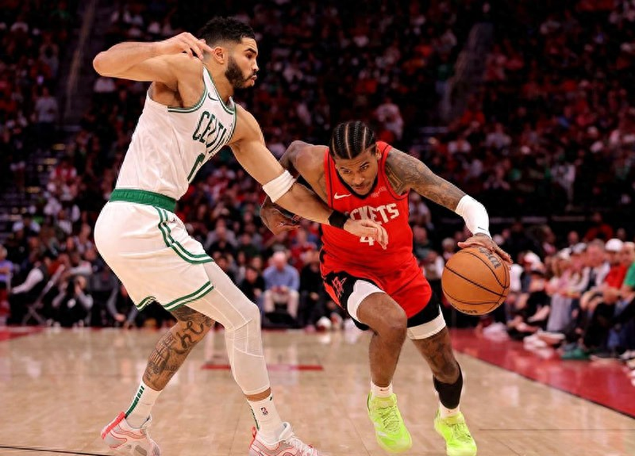 转折点！广州队内部沟通；NBA常规赛转会期攻防权衡；话题不断；更衣室氛围转暖的简单介绍