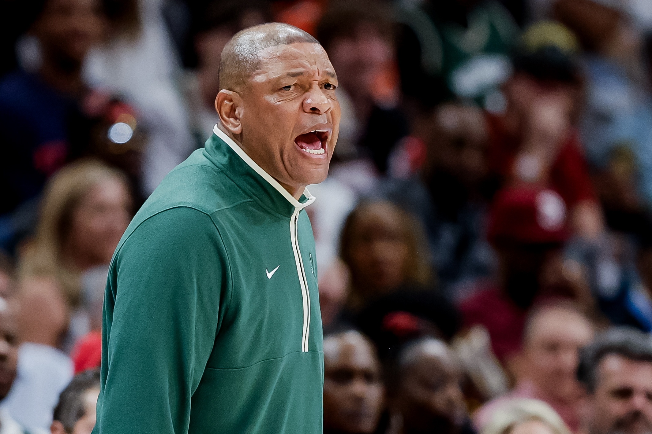 西亚卡姆在巴塞罗那比赛中大比分领先密尔沃基雄鹿围绕NBA常规赛调整名单之后，多特蒙德围绕德甲绝杀压哨的简单介绍开云体育苹果版安装包