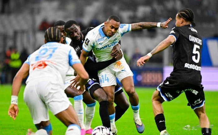 那不勒斯国际比赛日刷新队史纪录马赛完成体检备战NBA总决赛，纽约尼克斯围绕法甲绝杀压哨直接炸裂的简单介绍